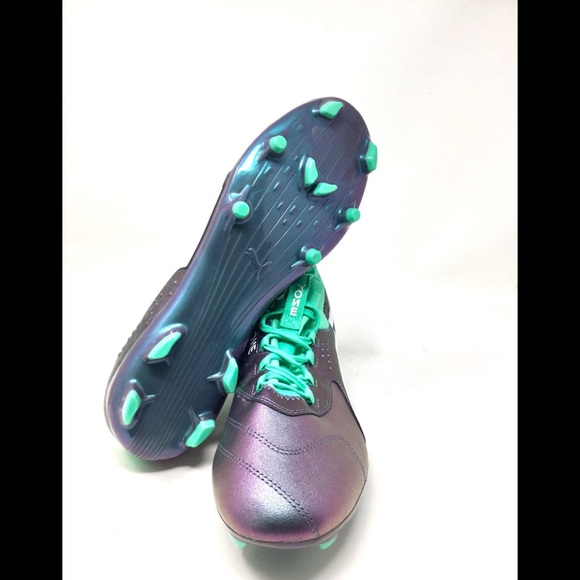 Pumas cleats - Picture 2 of 4